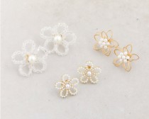 フラワーピアス